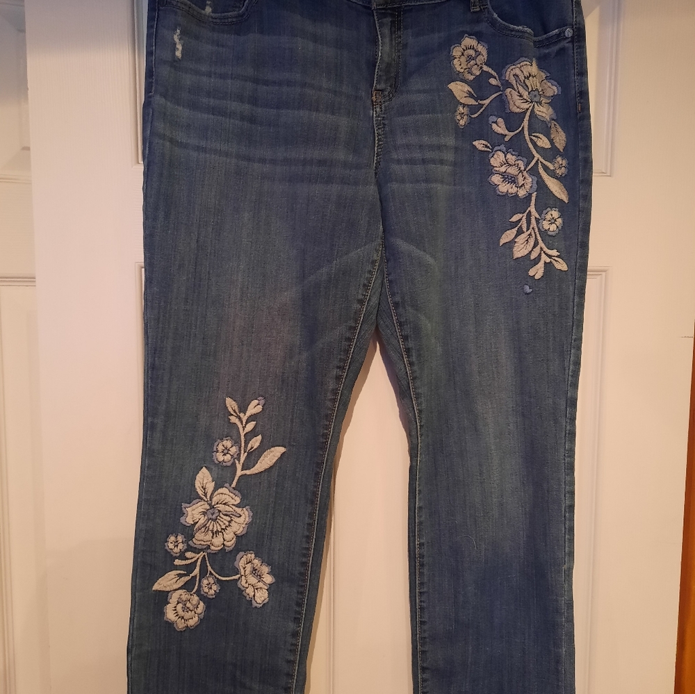 Simply Vera jeans, Vera Wang CAPRI, mid rise , size 12